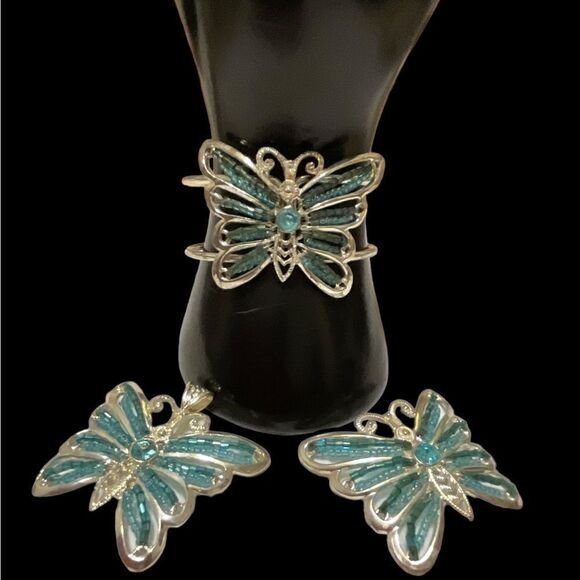 Vintage Butterfly Bracelet Pendant Set - Picture 4 of 4